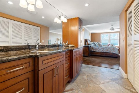 Condo in Saint Petersburg, Florida, 3 bedrooms  № 1410232 - photo 19