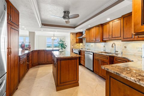 Condo in Saint Petersburg, Florida, 3 bedrooms  № 1410232 - photo 10