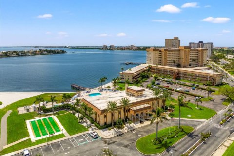 Condo in Saint Petersburg, Florida, 3 bedrooms  № 1410232 - photo 29
