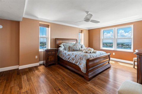 Condo in Saint Petersburg, Florida, 3 bedrooms  № 1410232 - photo 16