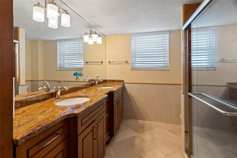 Condo in Saint Petersburg, Florida, 3 bedrooms  № 1410232 - photo 23