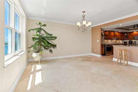 Condo in Saint Petersburg, Florida, 3 bedrooms  № 1410232 - photo 12