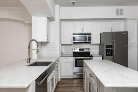 Touwnhouse à louer à Orlando, Floride: 3 chambres, 218.51 m2 № 2427540 - photo 5