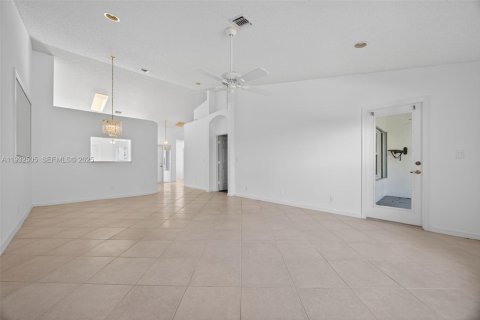 Townhouse in Delray Beach, Florida 2 bedrooms, 128.02 sq.m. № 1991561 - photo 12