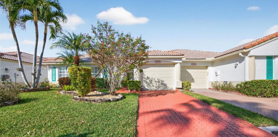 Townhouse in Delray Beach, Florida 2 bedrooms, 128.02 sq.m. № 1991561