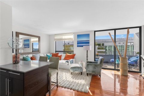 Condo in Miami Beach, Florida, 1 bedroom  № 2039836 - photo 8