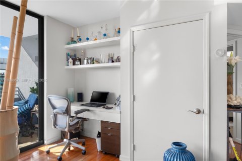 Condo in Miami Beach, Florida, 1 bedroom  № 2039836 - photo 5