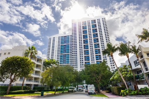 Condo in Miami Beach, Florida, 1 bedroom  № 2039836 - photo 20