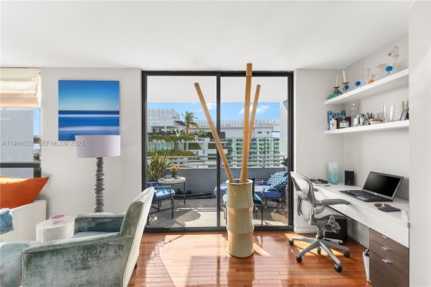 Condo in Miami Beach, Florida, 1 bedroom  № 2039836 - photo 9