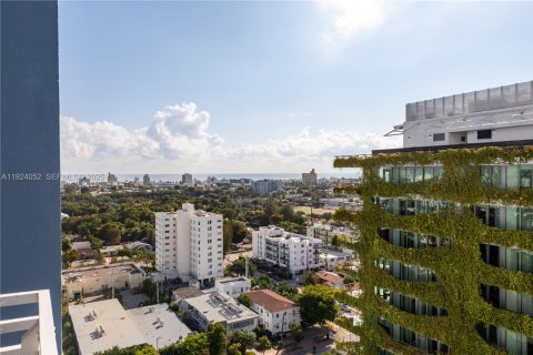 Condo in Miami Beach, Florida, 1 bedroom  № 2039836 - photo 13