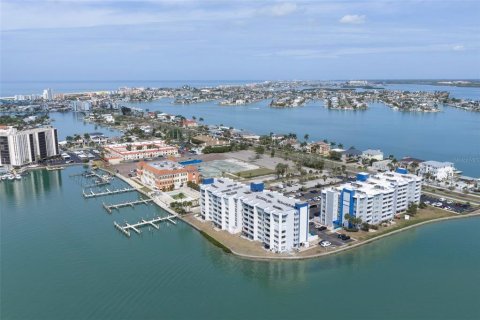 Condominio en venta en Treasure Island, Florida, 1 dormitorio, 82.22 m2 № 2148184 - foto 22