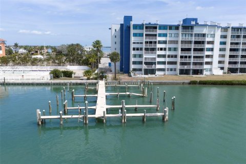 Condominio en venta en Treasure Island, Florida, 1 dormitorio, 82.22 m2 № 2148184 - foto 23