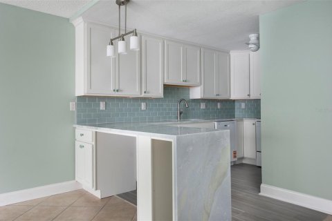 Condominio en venta en Treasure Island, Florida, 1 dormitorio, 82.22 m2 № 2148184 - foto 4