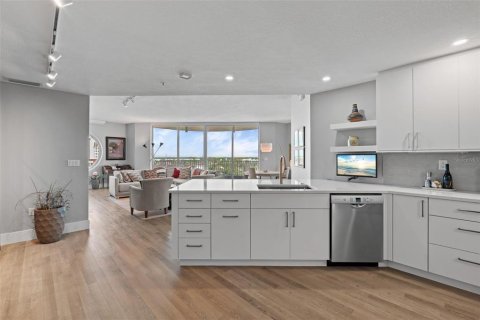 Copropriété à vendre à Sarasota, Floride: 3 chambres, 187.11 m2 № 1894118 - photo 8