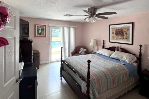Villa ou maison à vendre à Pinellas Park, Floride: 5 chambres, 189.33 m2 № 2428642 - photo 16
