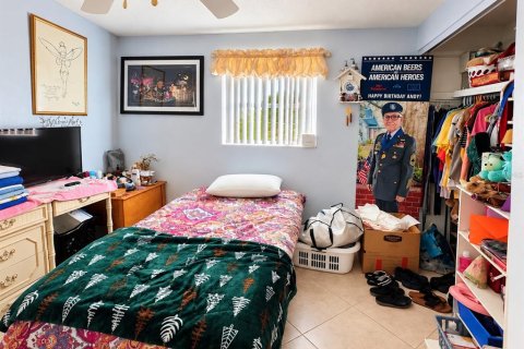 Villa ou maison à vendre à Pinellas Park, Floride: 5 chambres, 189.33 m2 № 2428642 - photo 12