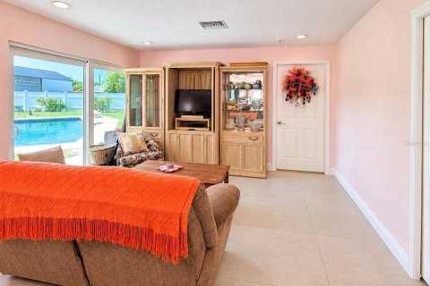 Villa ou maison à vendre à Pinellas Park, Floride: 5 chambres, 189.33 m2 № 2428642 - photo 13