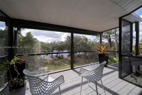 House in LaBelle, Florida 3 bedrooms, 241.45 sq.m. № 1993858 - photo 23