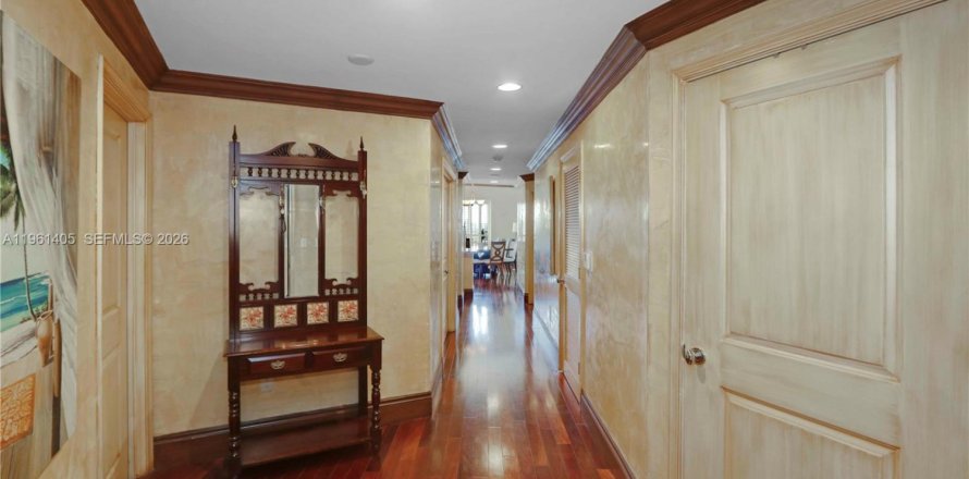 Condo à Coral Gables, Floride, 3 chambres  № 2024615