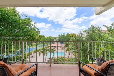 Condo in Miami, Florida, 2 bedrooms  № 2183138 - photo 11