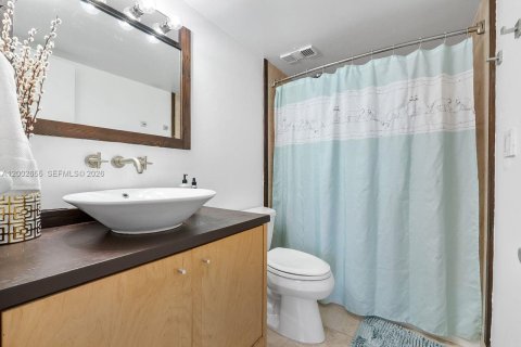 Condo in Miami, Florida, 2 bedrooms  № 2183138 - photo 10