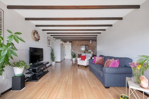 Condo in Miami, Florida, 2 bedrooms  № 2183138 - photo 4