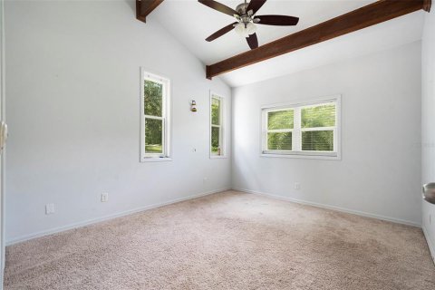 House in Zephyrhills, Florida 5 bedrooms, 292.64 sq.m. № 1873779 - photo 23