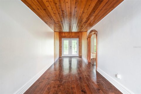House in Zephyrhills, Florida 5 bedrooms, 292.64 sq.m. № 1873779 - photo 4