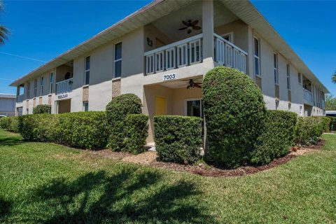 Condominio en alquiler en Saint Pete Beach, Florida, 2 dormitorios, 117.43 m2 № 2215573 - foto 2