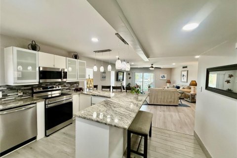 Condominio en alquiler en Saint Pete Beach, Florida, 2 dormitorios, 117.43 m2 № 2215573 - foto 23