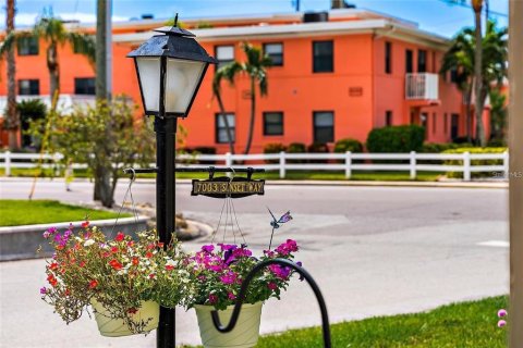 Condominio en alquiler en Saint Pete Beach, Florida, 2 dormitorios, 117.43 m2 № 2215573 - foto 29