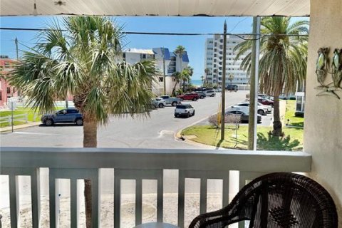 Condominio en alquiler en Saint Pete Beach, Florida, 2 dormitorios, 117.43 m2 № 2215573 - foto 5