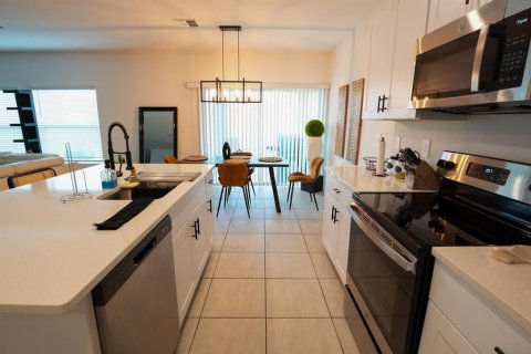 Casa en alquiler en Haines City, Florida, 4 dormitorios, 210.42 m2 № 1919435 - foto 3