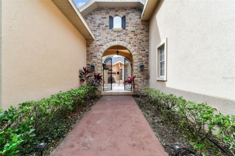 House in Fish Hawk, Florida 6 bedrooms, 434.23 sq.m. № 1446817 - photo 5