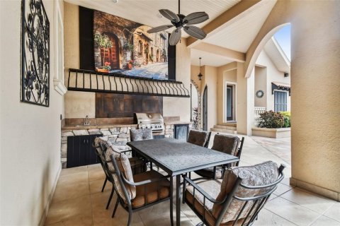 House in Fish Hawk, Florida 6 bedrooms, 434.23 sq.m. № 1446817 - photo 9