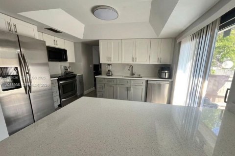 Casa en venta en Davie, Florida, 3 dormitorios, 145.86 m2 № 2078057 - foto 2