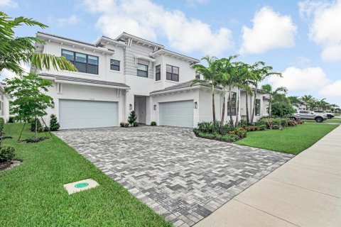 House in Palm Beach Gardens, Florida 5 bedrooms, 612.32 sq.m. № 2362026