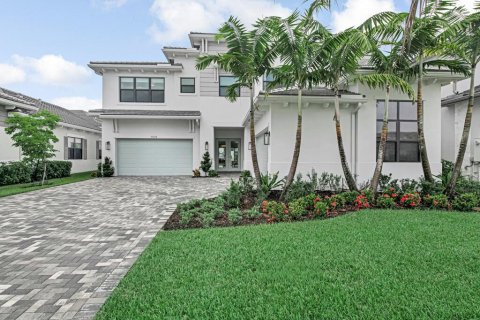 House in Palm Beach Gardens, Florida 5 bedrooms, 612.32 sq.m. № 2362026 - photo 2