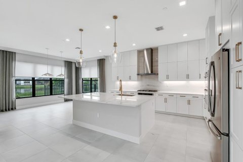 House in Palm Beach Gardens, Florida 5 bedrooms, 612.32 sq.m. № 2362026 - photo 12