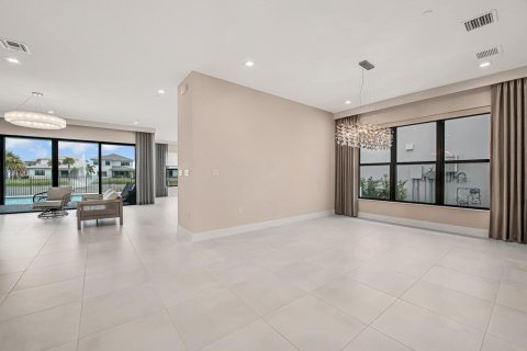 House in Palm Beach Gardens, Florida 5 bedrooms, 612.32 sq.m. № 2362026 - photo 24