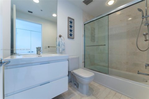 Condominio en venta en North Miami Beach, Florida, 3 dormitorios, 206.71 m2 № 1860292 - foto 26