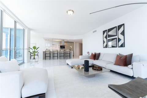 Condominio en venta en North Miami Beach, Florida, 3 dormitorios, 206.71 m2 № 1860292 - foto 3