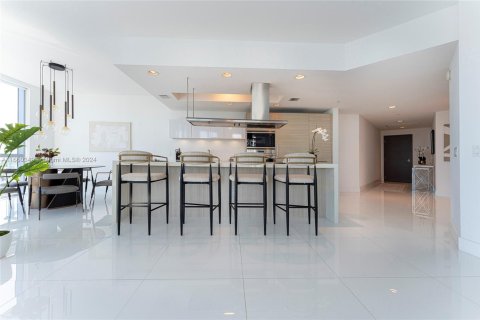 Condominio en venta en North Miami Beach, Florida, 3 dormitorios, 206.71 m2 № 1860292 - foto 5