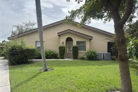House in Sarasota, Florida 1 bedroom, 57.23 sq.m. № 1870787 - photo 1