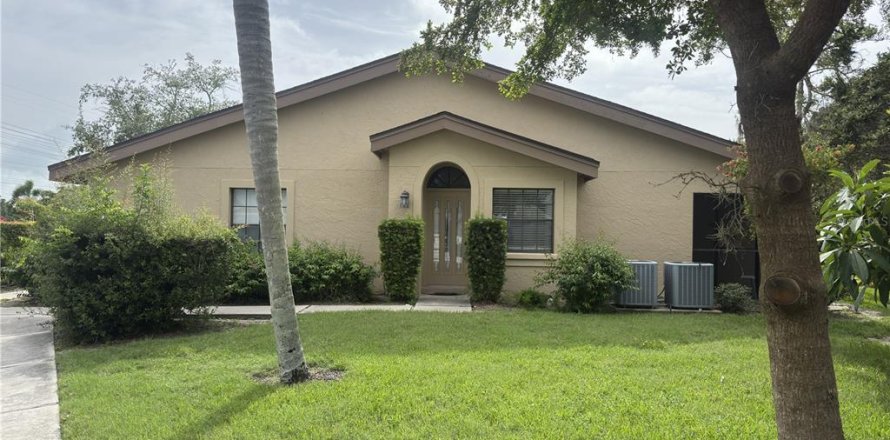 House in Sarasota, Florida 1 bedroom, 57.23 sq.m. № 1870787