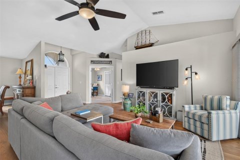 House in Bradenton, Florida 3 bedrooms, 167.5 sq.m. № 2323290 - photo 9
