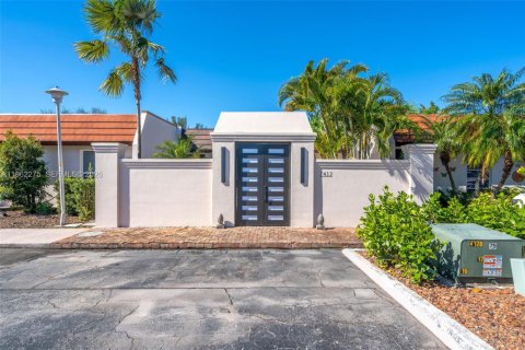 House in Miami Lakes, Florida 2 bedrooms, 123.84 sq.m. № 2246389 - photo 3