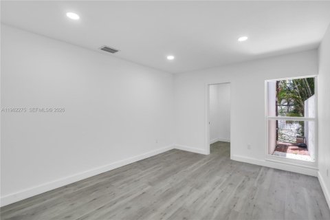 House in Miami Lakes, Florida 2 bedrooms, 123.84 sq.m. № 2246389 - photo 22