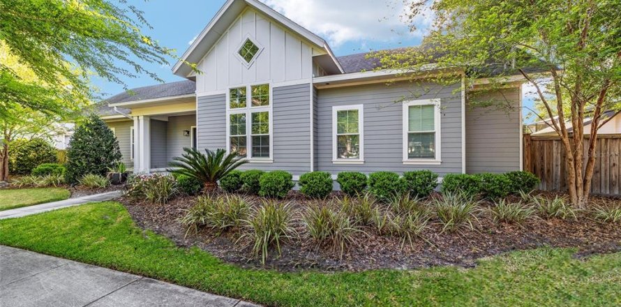 House in Newberry, Florida 4 bedrooms, 288.46 sq.m. № 1622808