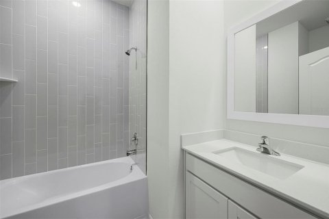 House in Astatula, Florida 3 bedrooms, 130.16 sq.m. № 1850991 - photo 17